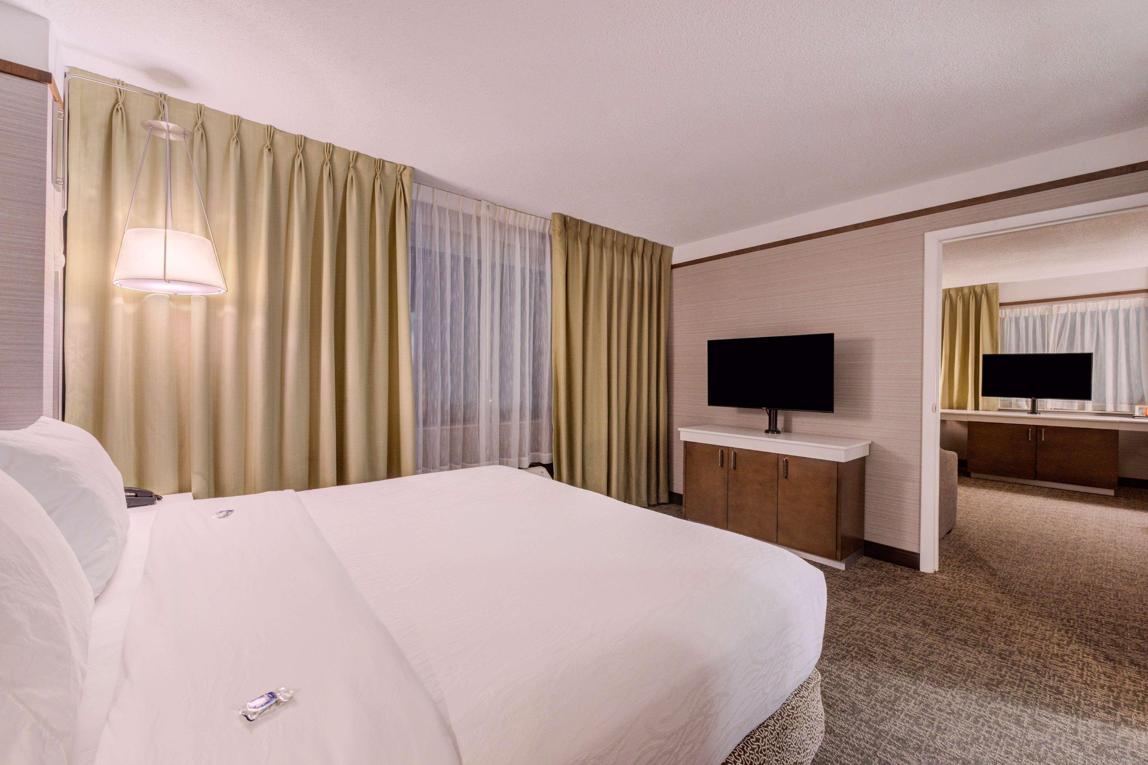 Hilton Garden Inn Detroit Southfield Extérieur photo