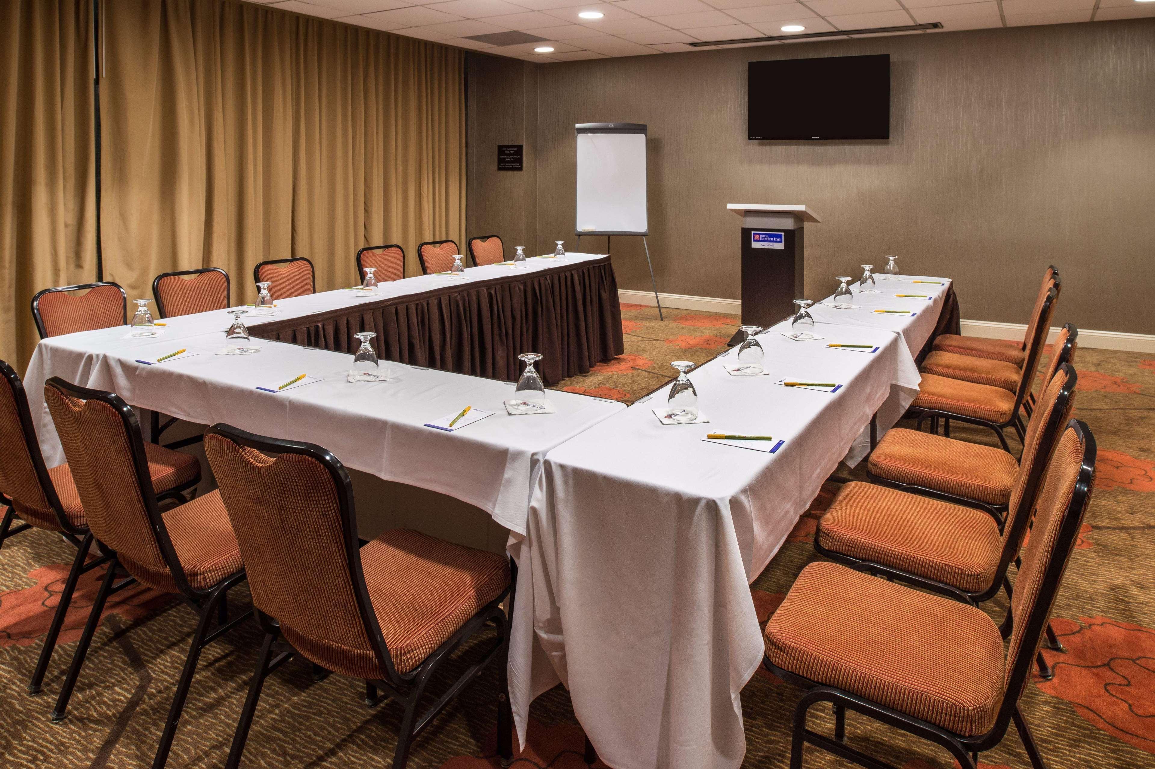 Hilton Garden Inn Detroit Southfield Extérieur photo